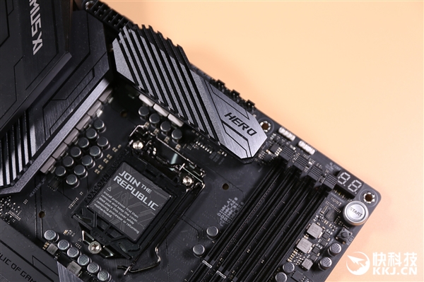 7999元 华硕ROG MAXIMUS XI EXTREME主板图赏