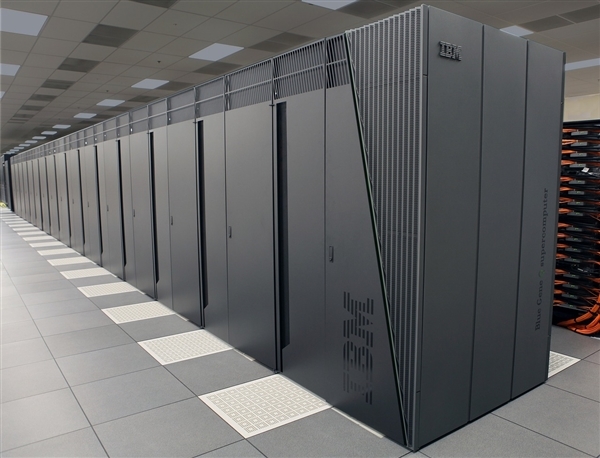107年的老牌公司IBM 会在云计算赛道“被甩”？