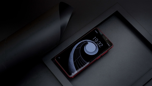 魅族Note 8官方图赏：黑蓝紫红四色齐飞