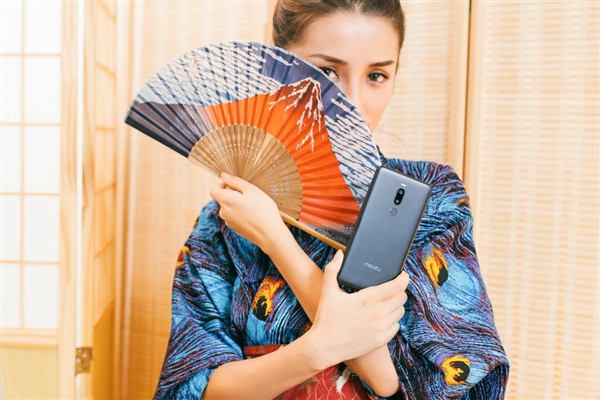 魅族Note 8官方图赏：黑蓝紫红四色齐飞