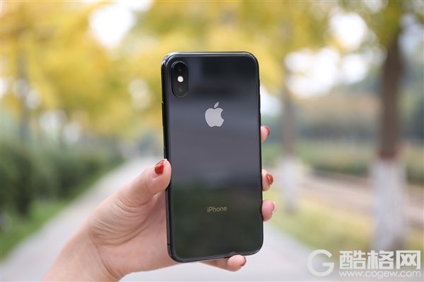 升级iOS 12.1.1：用户称iPhone XS信号变好、还有双4G