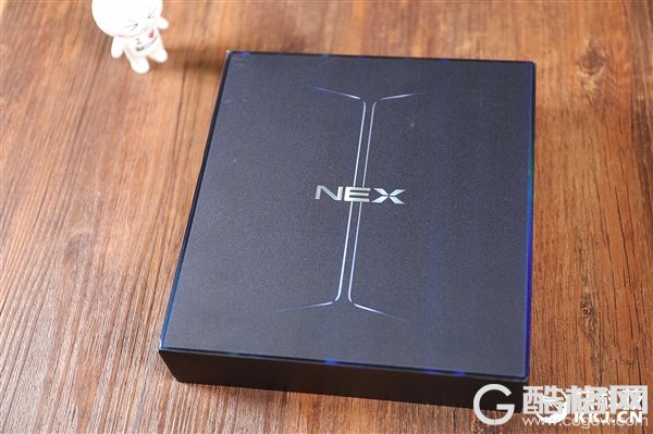 vivo NEX双屏版首发开箱：前后双屏惊艳
