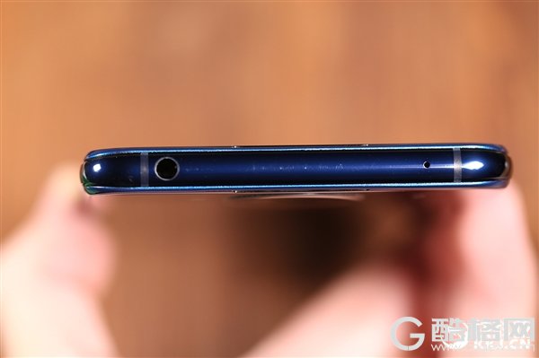 vivo NEX双屏版首发开箱：前后双屏惊艳