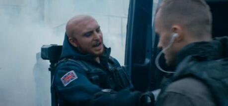 《彩虹六号：围攻》粉丝自制真人短片 新进人员拯救世界