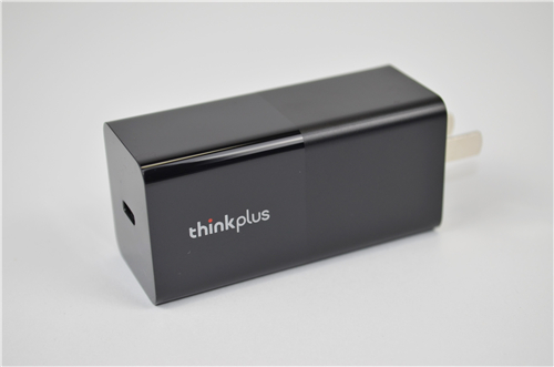 Thinkplus口红电源 One for all的轻量充电解决方案