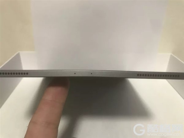苹果详解iPad Pro弯曲门：用户观察角度刁钻、0.4mm内均属正常