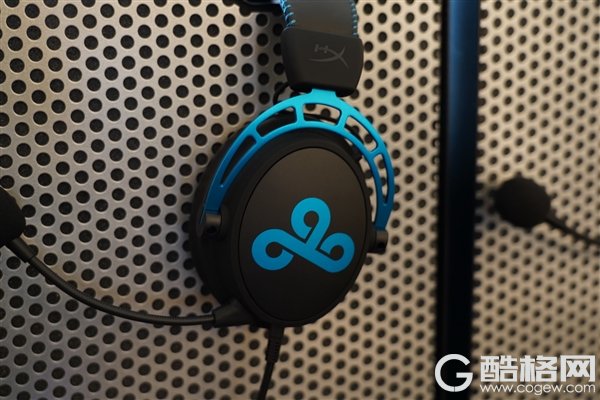 HyperX游戏耳机多款齐发：首次蓝牙、头部追踪