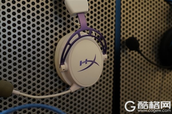 HyperX游戏耳机多款齐发：首次蓝牙、头部追踪
