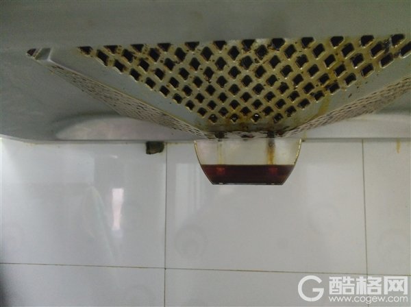 别扔！抽油烟机的废油还可以这么用：制作肥皂、浇花