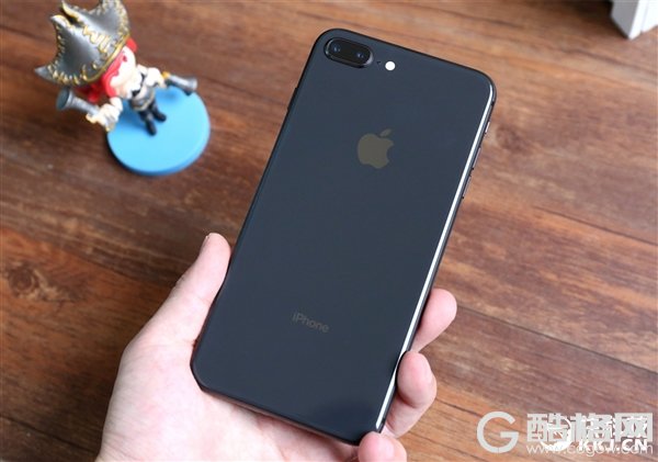 三方机构称iPhone去年Q4出货约6600万台：同比暴跌1100万