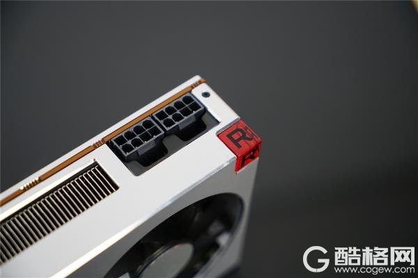7nm“真香”登场！ AMD Radeon VII显卡图赏