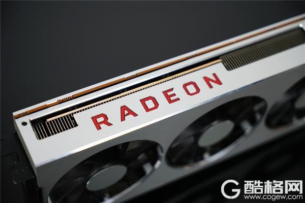 7nm“真香”登场！ AMD Radeon VII显卡图赏