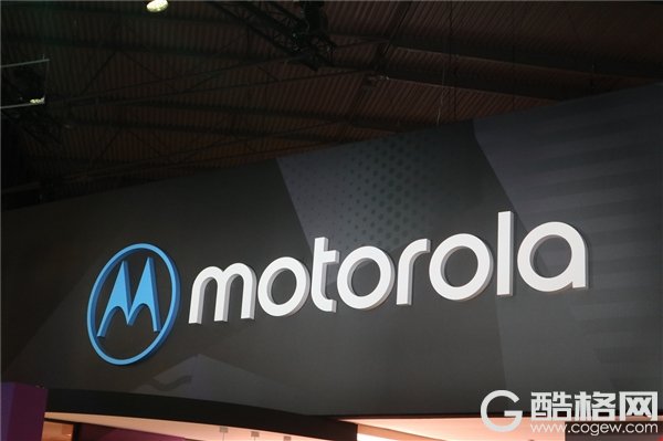 Moto Z4渲染图曝光：水滴屏设计、依然模块化