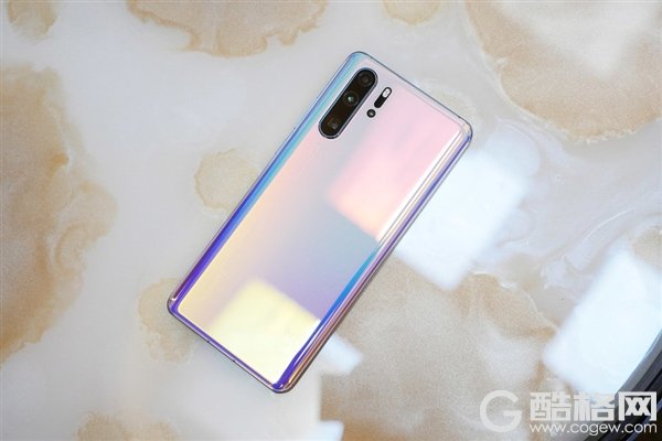 华为P30系列上手：徕卡四摄屠榜DxO 这谁顶得住