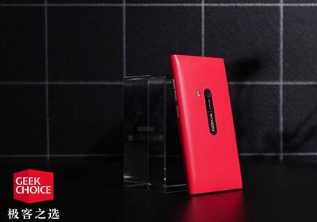 诺基亚N9回顾：当年的颜值巅峰、出道即绝版的Meego系统