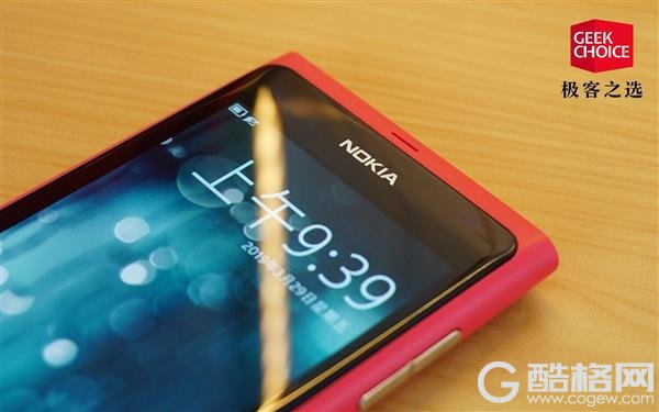 诺基亚N9回顾：当年的颜值巅峰、出道即绝版的Meego系统