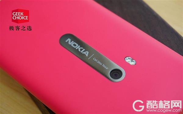 诺基亚N9回顾：当年的颜值巅峰、出道即绝版的Meego系统