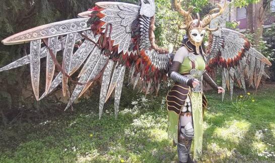 《战神》女武神COS 服装道具完美还原、气场十足