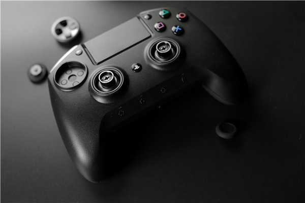 霸气外露的Razer Raiju Ultimate 雷蛇飓兽终级版无线手柄开箱图鉴与简测