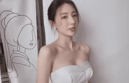 为什么女生穿这衣服不会掉？正中红心的动态图