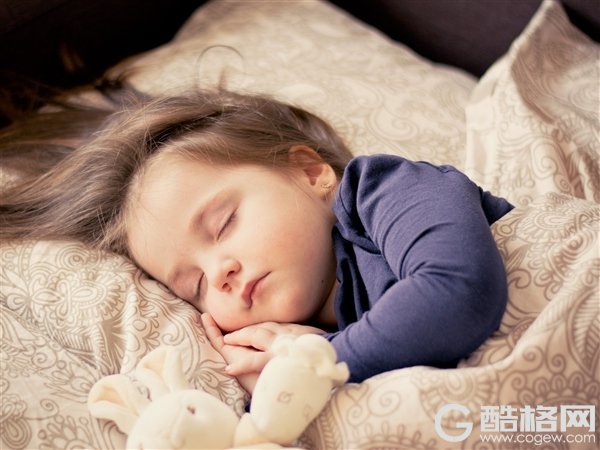 睡觉时不停打呼噜？有可能是肥胖导致的！