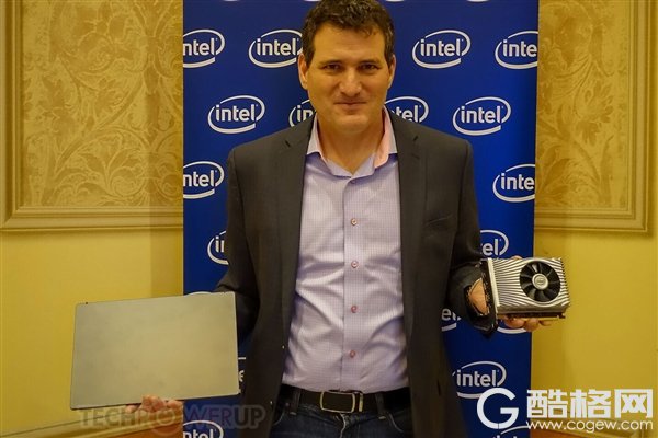 Intel Xe独立显卡首秀：小巧可爱的开发卡