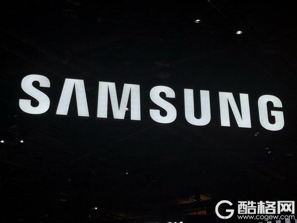 三星Galaxy S20系列最新正面渲染图曝光：感受下这代的大小情况