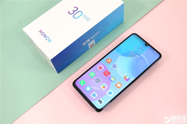 赵明谈5G手机竞争：不靠噱头博眼球 踏踏实实地把产品做好