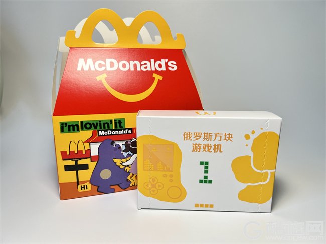提前六一快乐 麦当劳“小鸡块”开箱 经典俄罗斯方块游戏机